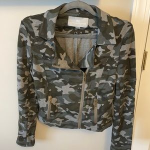 Sweatshirt material & lined, utility jacket